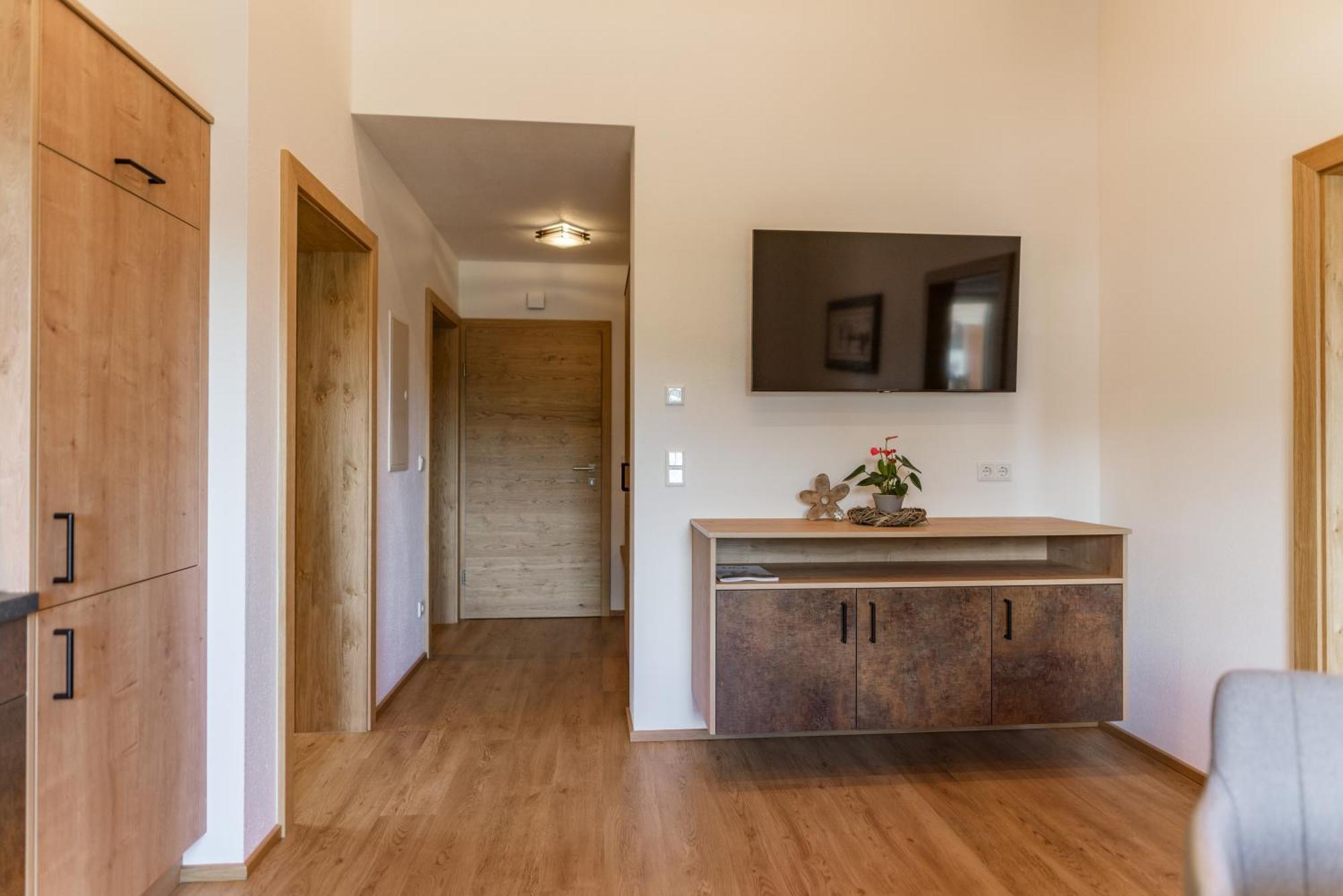 Apartments Haufhof , Haus Im Ennstal Bei Schladming エクステリア 写真